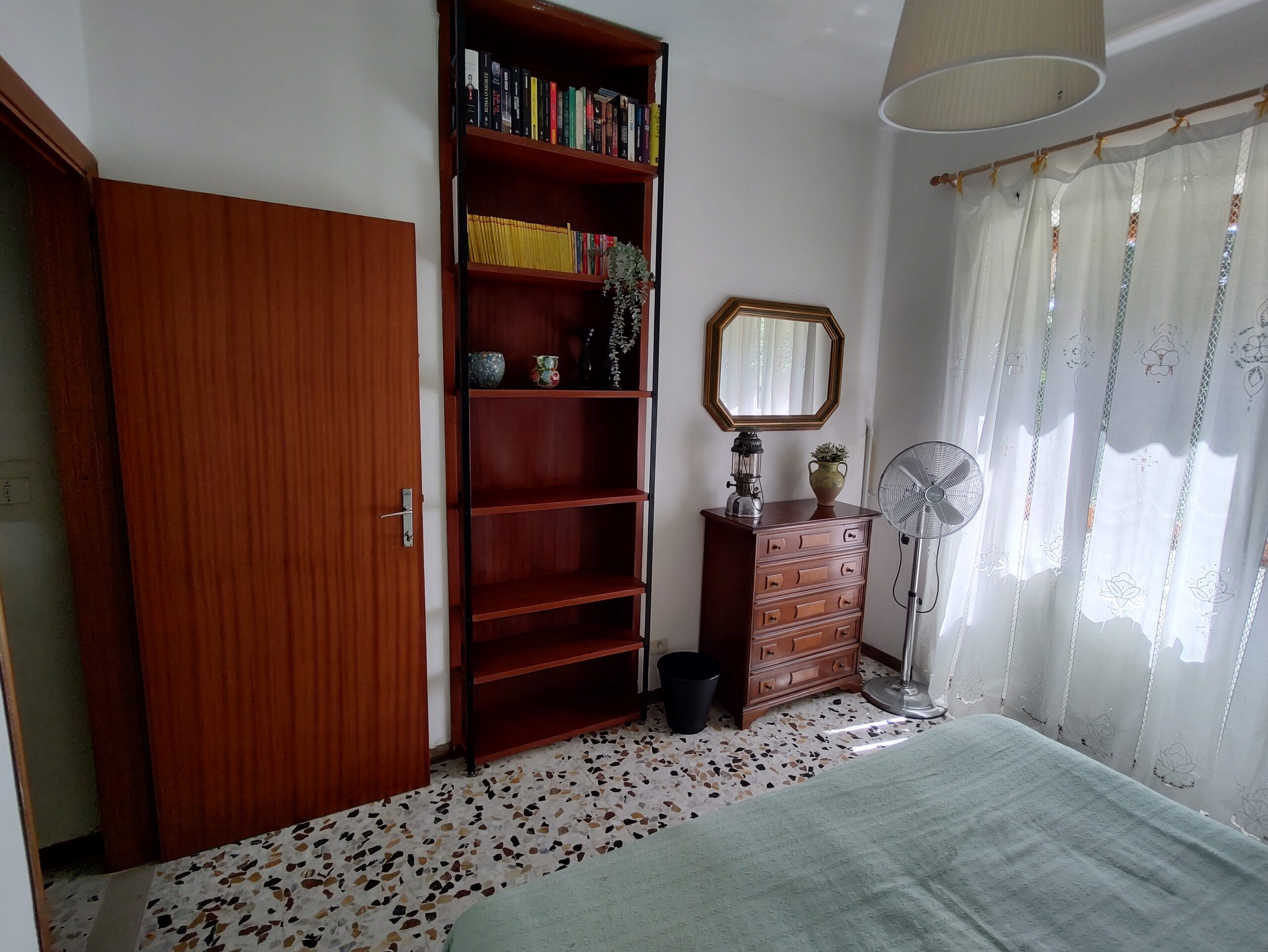 Image gallery image